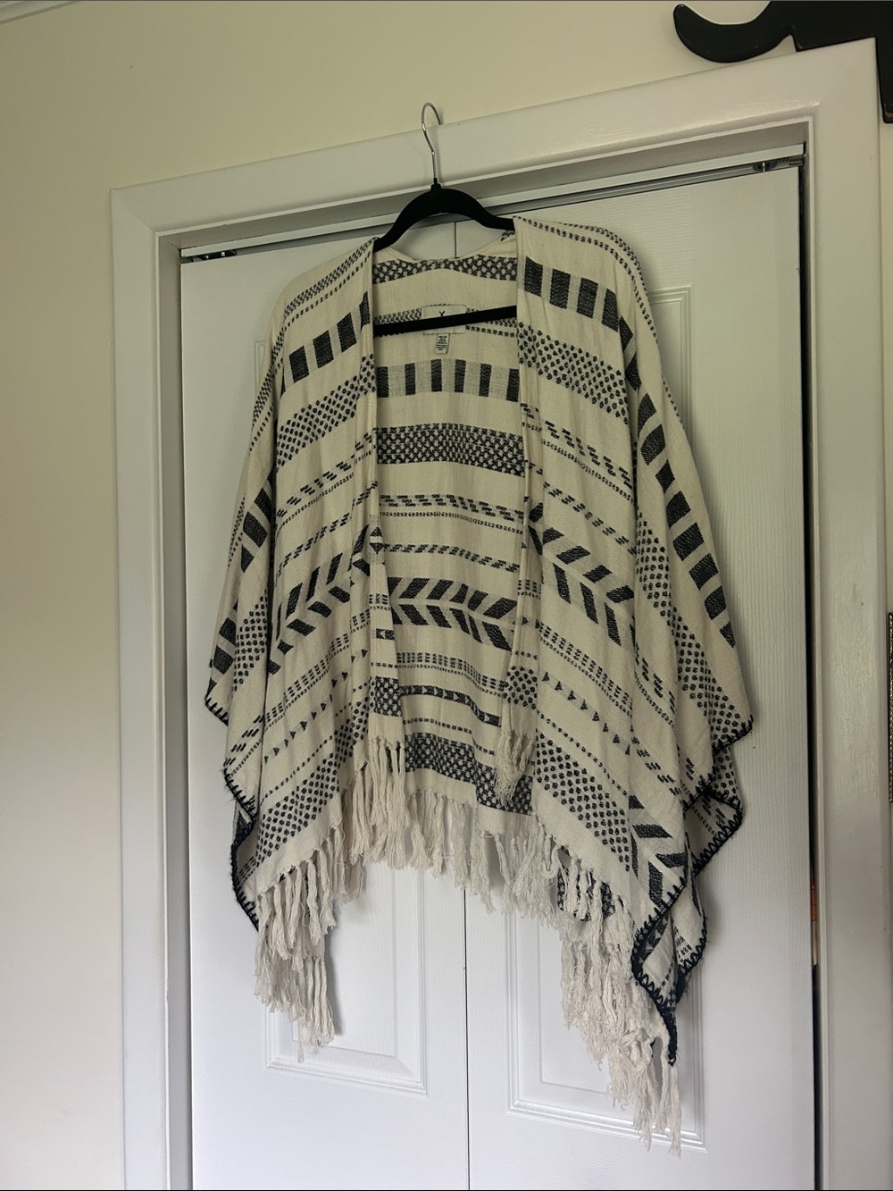 Cream and Black Fringe Knit Throw Shawl - American Eagle